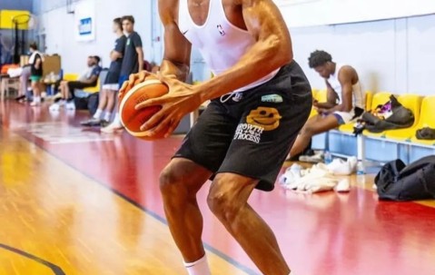 九游体育入口 - 字母哥迎来五赛季高光表现，TL球迷沸腾！